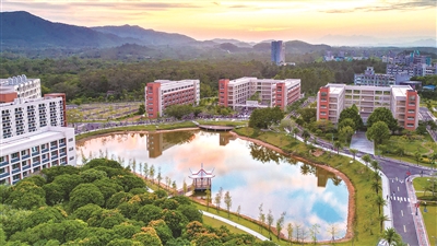 风景优美的校园一角。广东海洋大学阳江校区供图