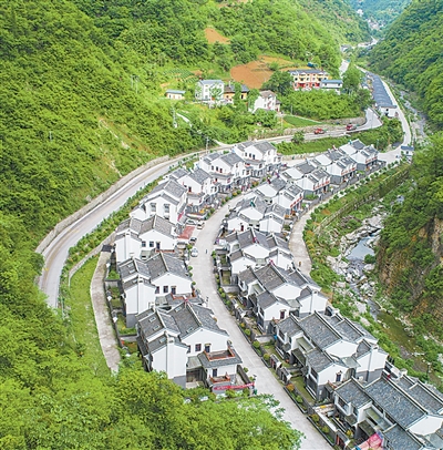  让矿山村“返青”imToken（驻村第一书记说）