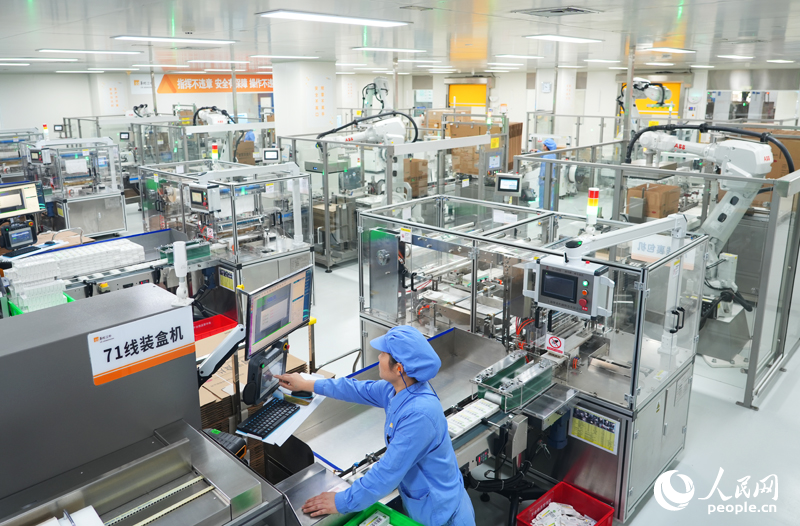 行进中国丨一锅中药imToken官网下载,“熬”出产业新味道