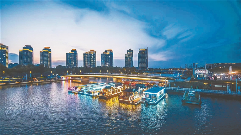 月下漫游im官网氛围浓