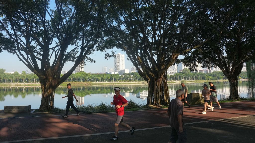 广西南宁：在城市im钱包官网“绿肺”乐享运动