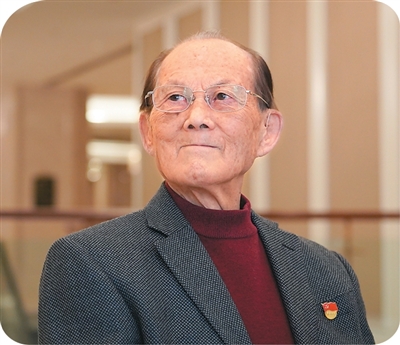 吴天一
