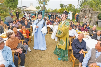 弘扬尊老美德 厚植imToken官网下载乡情亲情(新时代画卷)