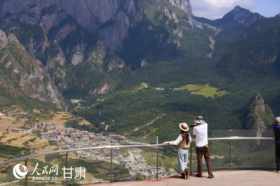 扎尕那景区。人民网 席娟娟摄